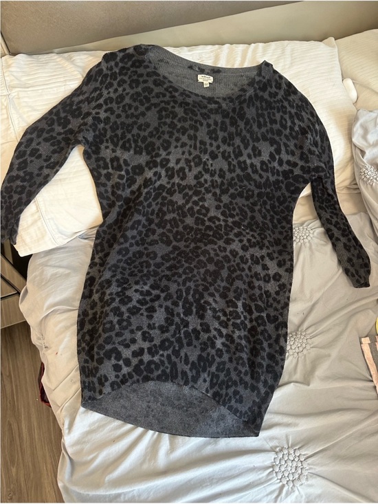 Wilfred Tops - Wilfred Gray Leopard-Print Crewneck Sweater